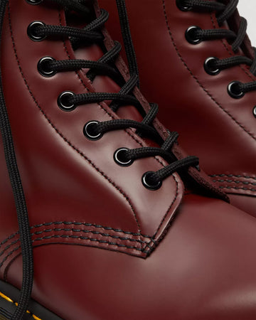 DR MARTENS ANFIBIO CHERRY