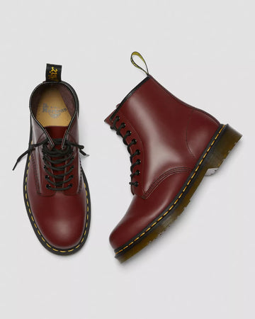 DR MARTENS ANFIBIO CHERRY