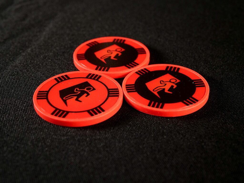 303690~6